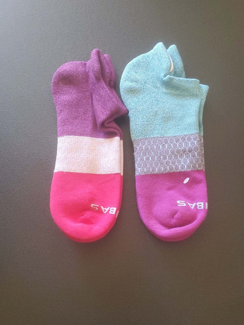 2 PAIRS BOMBAS ANKLE SOCKS IN MULTI /SZ:LARGE /UNISEX